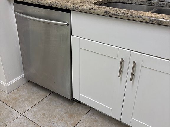 4th image of 5078 Ernst Ct
