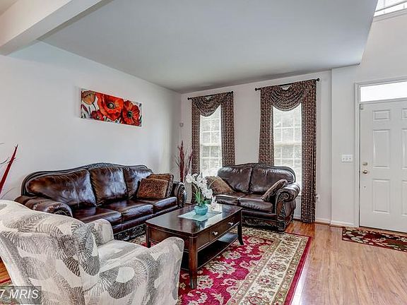 3rd image of 17633 Deweys Run Ln