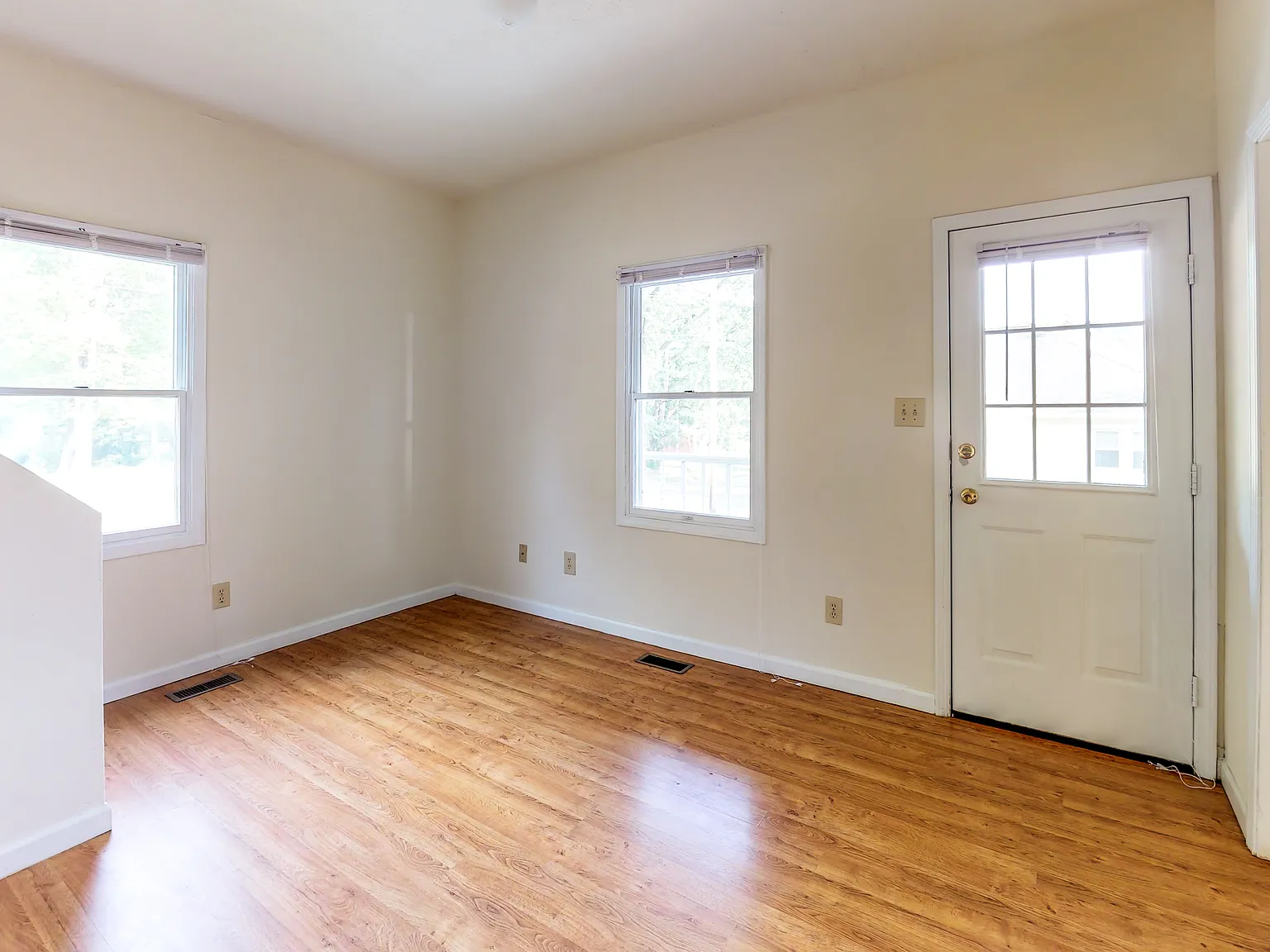 5 bed, 2.0 bath, 1467 sqft, $2,950 — Photo 4