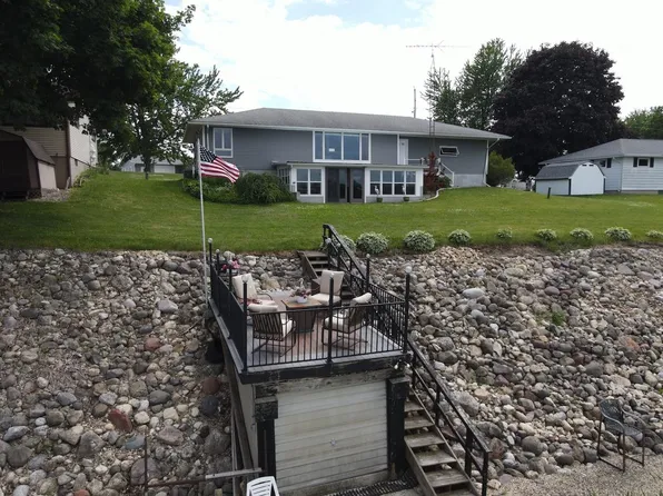 W2184 Melmar Dr, Markesan, WI 53946