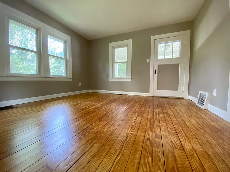 1190 Morris Rd — Photo 2