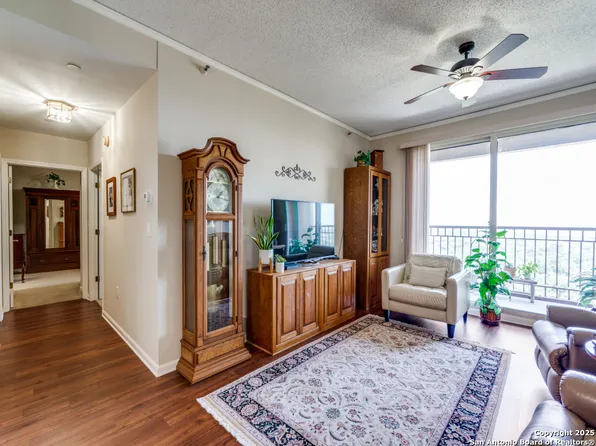 1 Towers Park Ln #1902, San Antonio, TX 78209