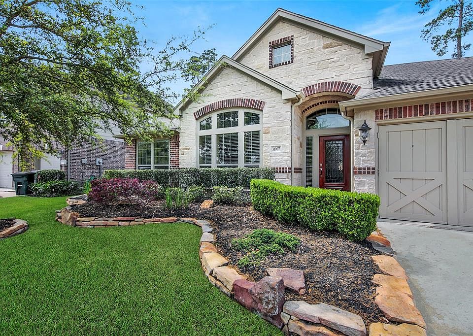 1st image of 31907 Wildwood Park Ln