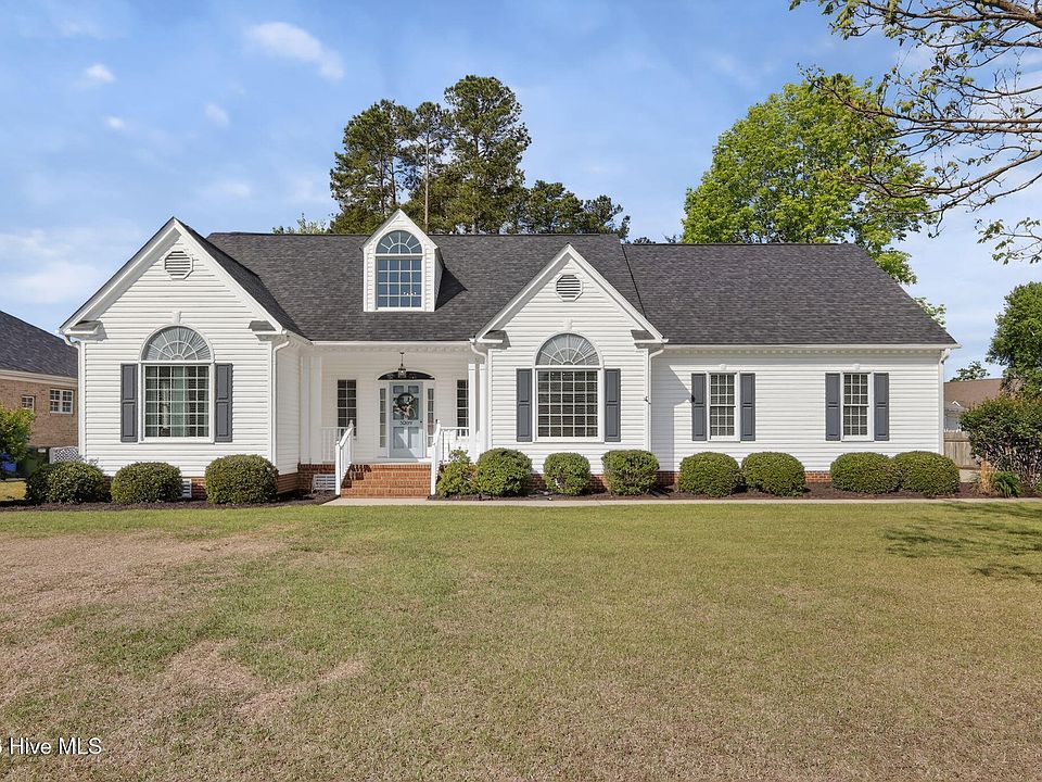 1st image of 3209 Queensferry Drive NW