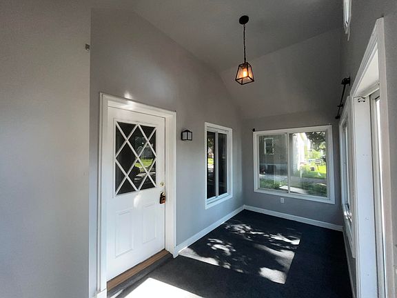 3rd image of 1012 Litchfield St