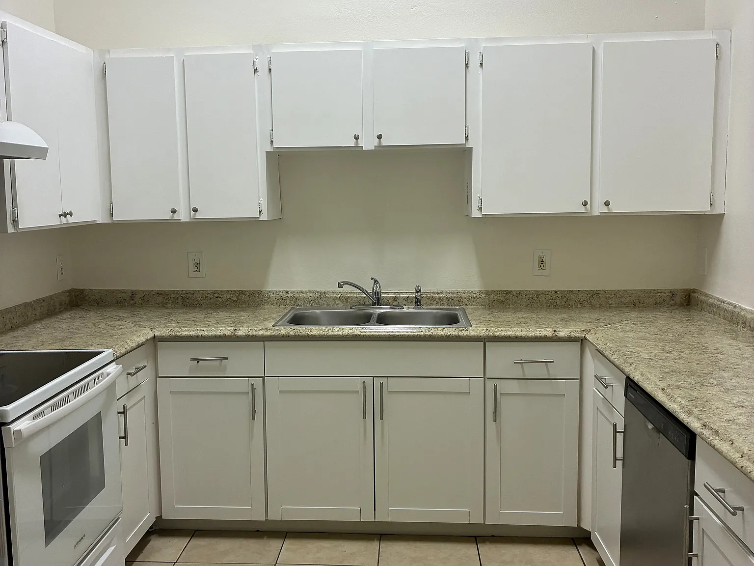 3 bed, 1260 sqft, $2,100 — Photo 4