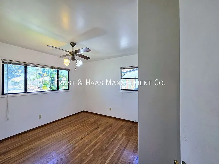 2080 Senasac Ave — Photo 12