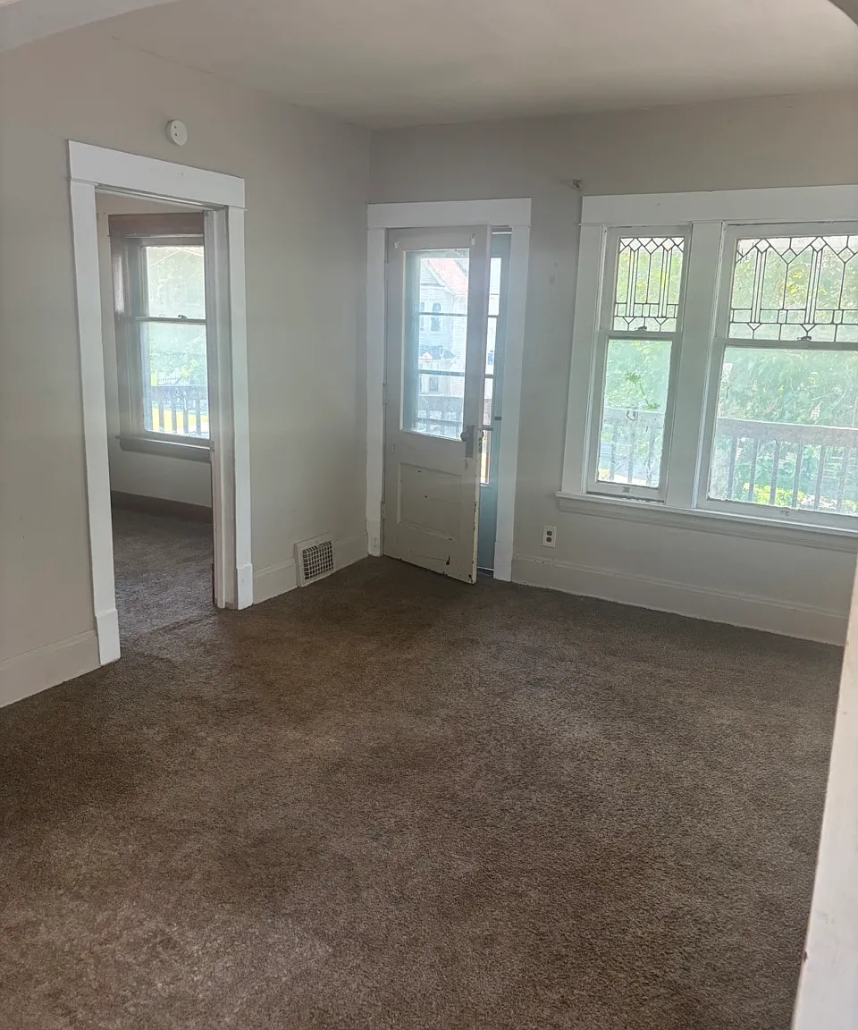 2 bed, 901 sqft, $750 — Photo 2