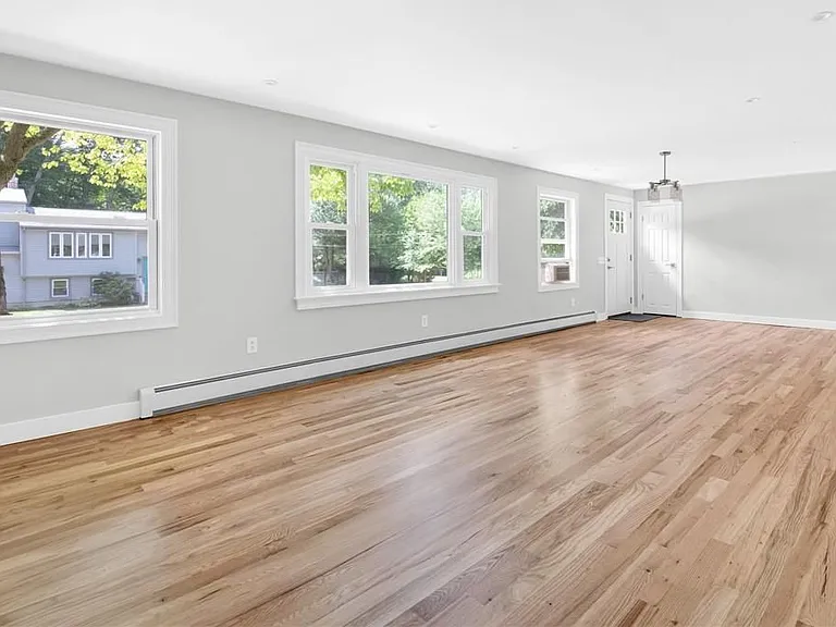 7 Jay Dr — Photo 17