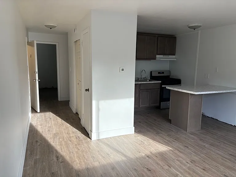 131-133 S 48th St — Photo 29