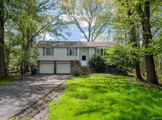 10 Mahar Drive, Poughkeepsie, NY 12601