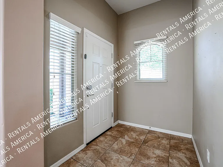2127 W Monte Cristo Ave — Photo 7