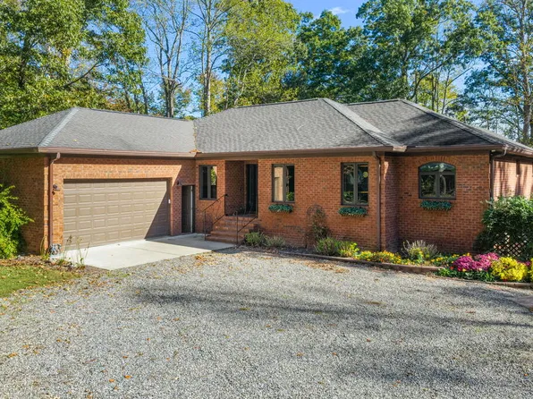 1052 Knights Landing Dr, Heathsville, VA 22473