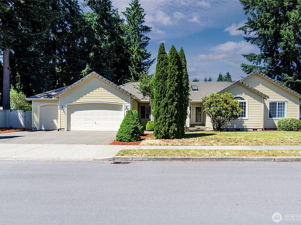 1st image of 9208 Vancouver Drive NE