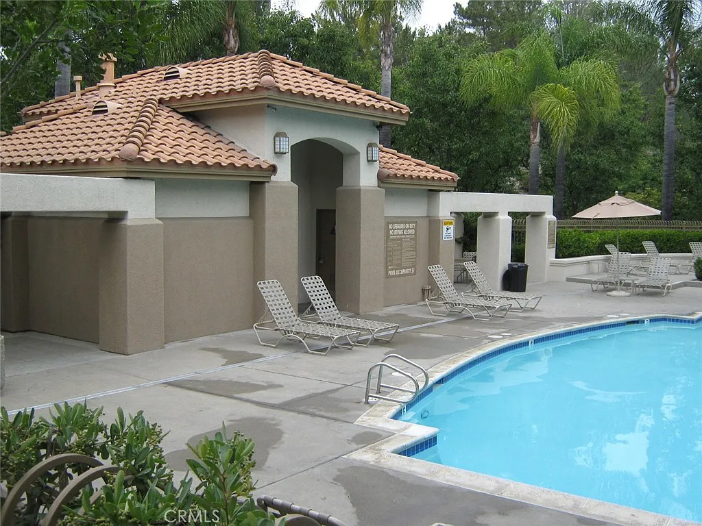 2 bed, 900 sqft, $2,975 — Photo 4