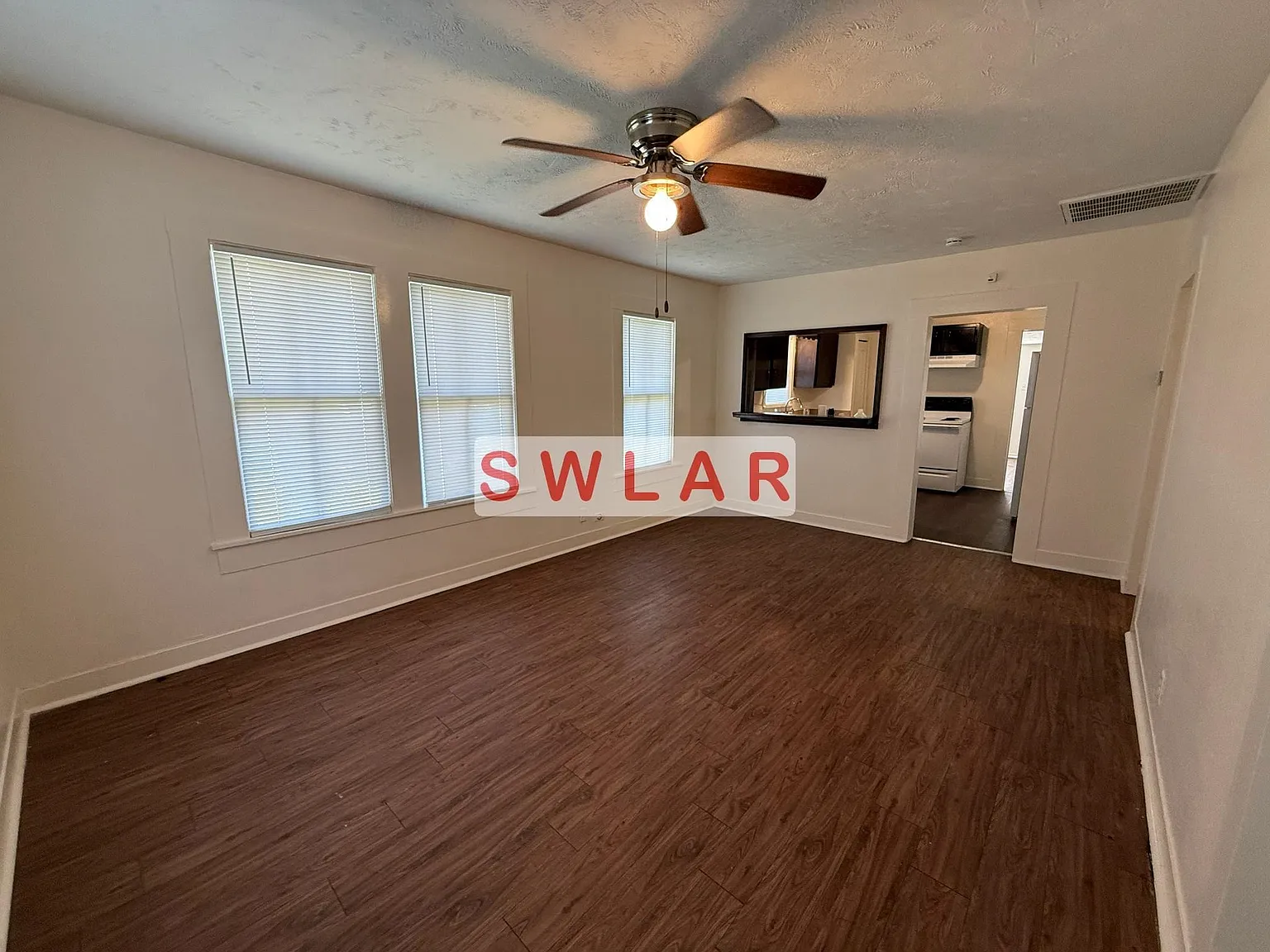 3 bed, 1.5 bath, 1100 sqft, $1,150 — Photo 2