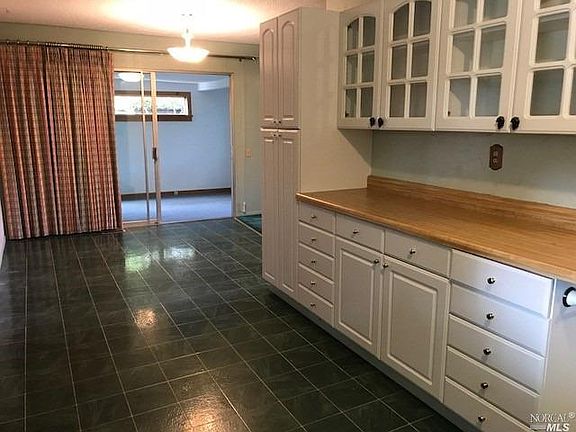 4th image of 11 Temelec Cir