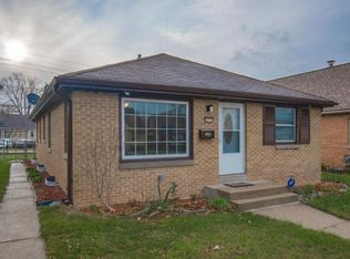 6221 W Spencer Pl, Milwaukee, WI 53218