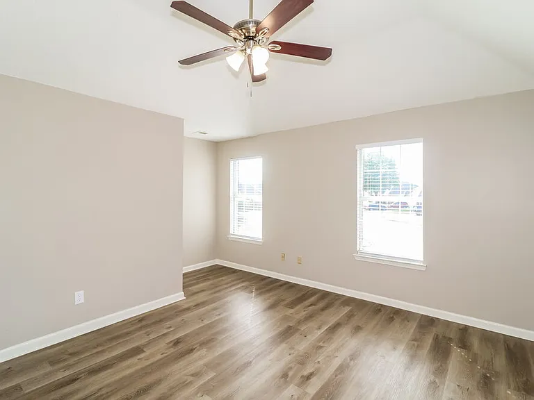 6997 Luxor Ln — Photo 10