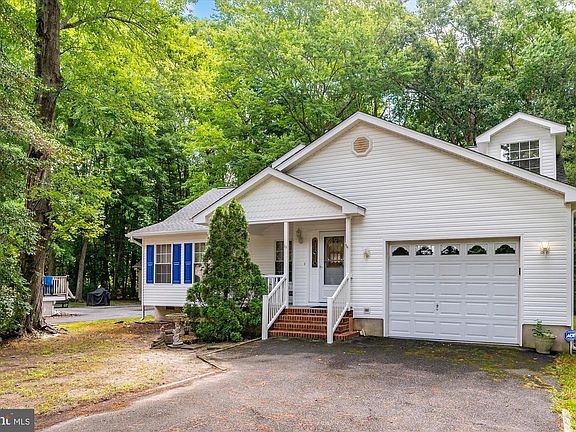 2nd image of 13 Catalpa Ln