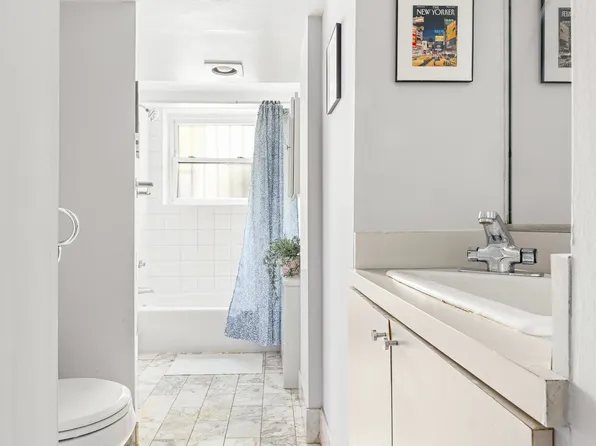 275 De Graw Street A image 9 of 10