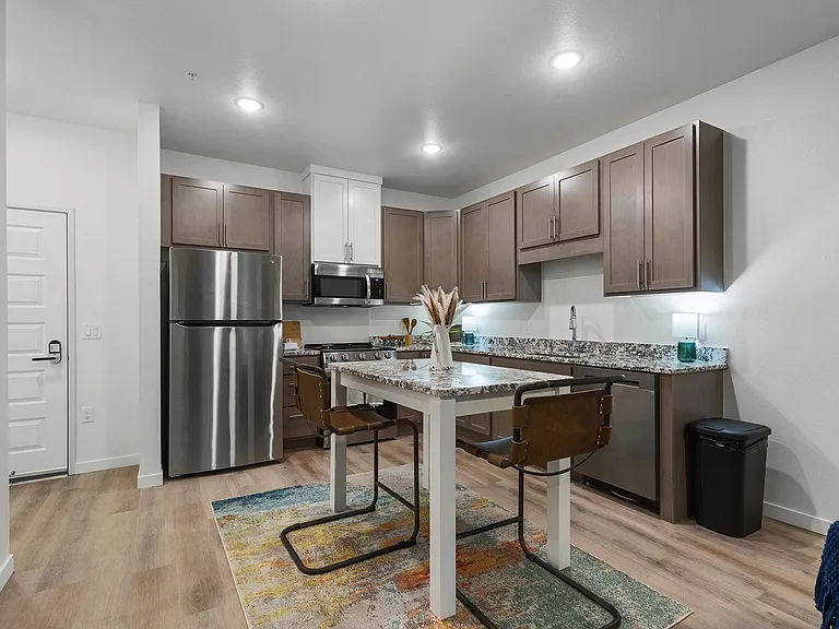 Abbey Road Apartments — Photo 12