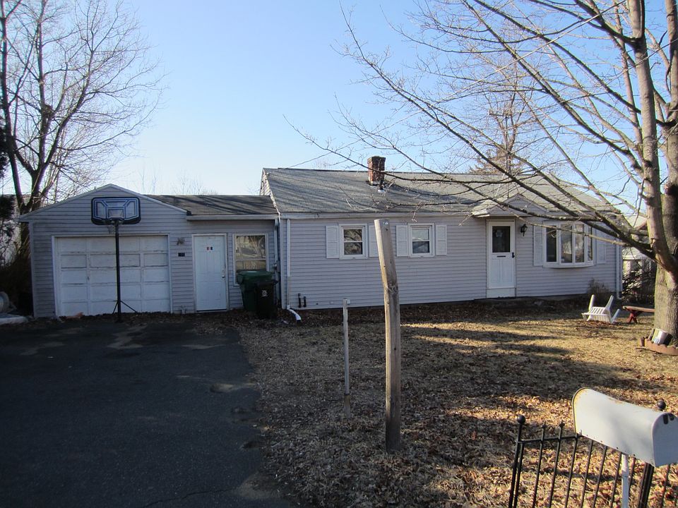 160 Crestwood St, Chicopee, MA 01020 Zillow