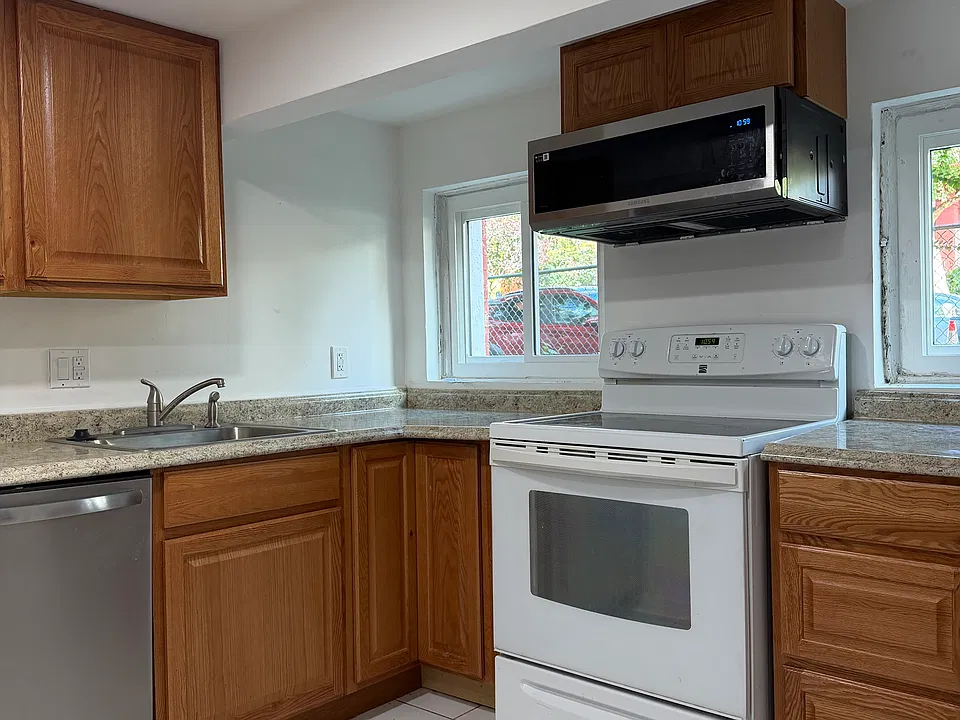 100 Seaton Pl NW #2