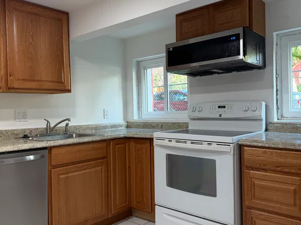 100 Seaton Pl NW #2, Washington, DC 20001