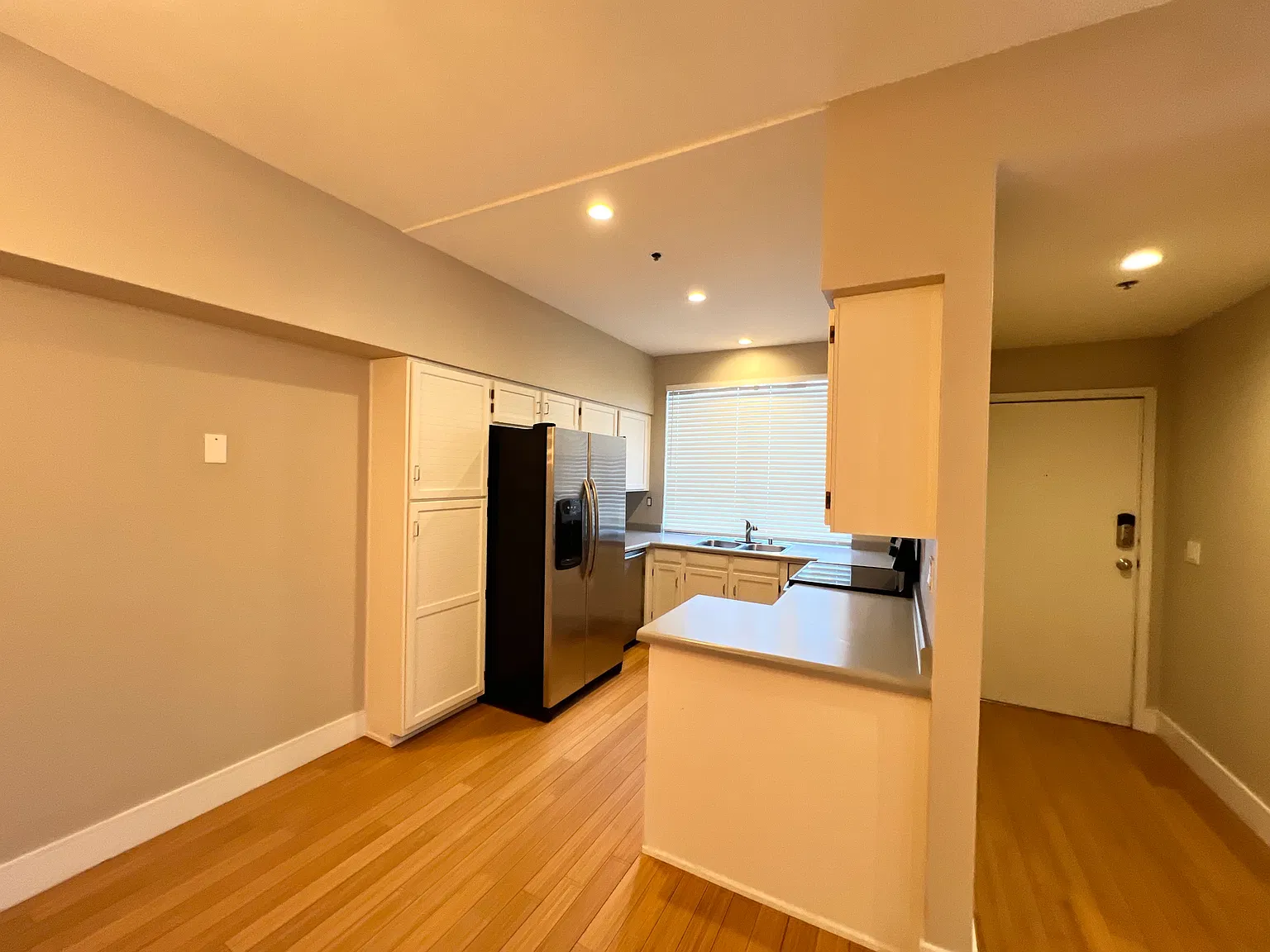 154 W 5th St — Photo 3