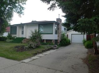 9426 95th St NW, Edmonton, AB T6C3X3