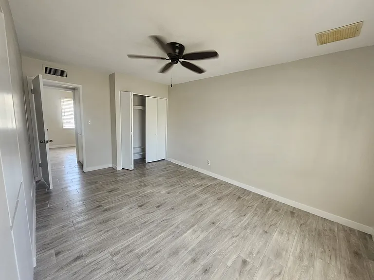 3136 W Port Au Prince Ln — Photo 19