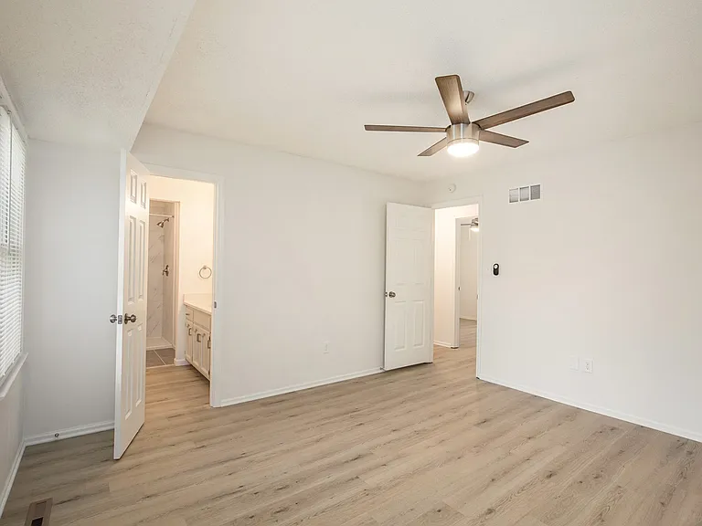 309 SE Brownfield Dr — Photo 15