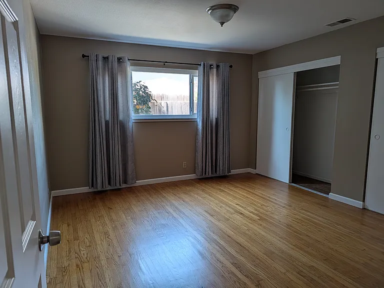 613 Whitehall Cir — Photo 9