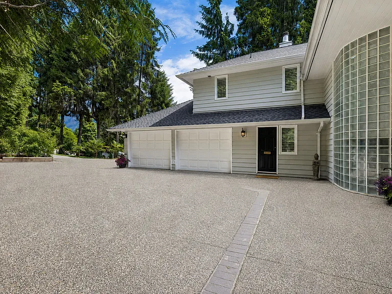 816 Anderson Cres — Photo 40