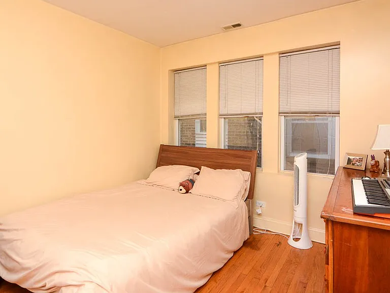 6305 N Claremont Ave #3 — Photo 17