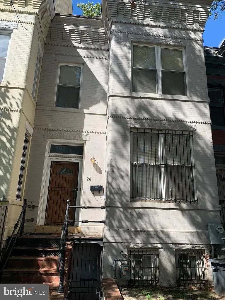28 P St NE photo 1