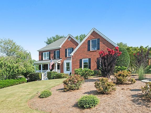 3rd image of 308 Winkfield Ln SW