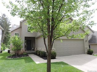 781 Milford Glen Ct, Milford, MI 48381