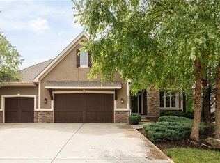9005 W 158th St, Overland Park, KS 66221