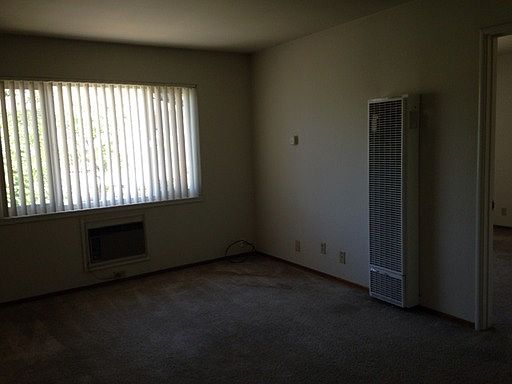 5th image of 5496 Carlson Dr APT D
