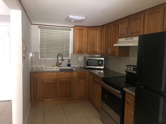 4th image of 9371 Fontainebleau Blvd APT I215