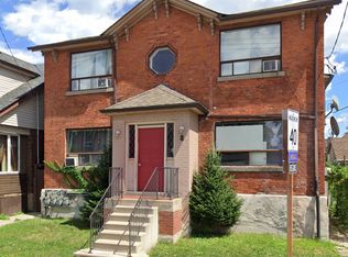 8 Saint Matthews Ave #3, Hamilton, ON L8L 5P3