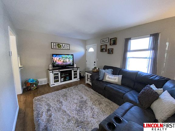 4th image of 4035 South St
