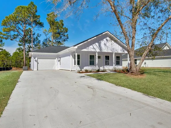 1647 Ashantilly Dr, Darien, GA 31305