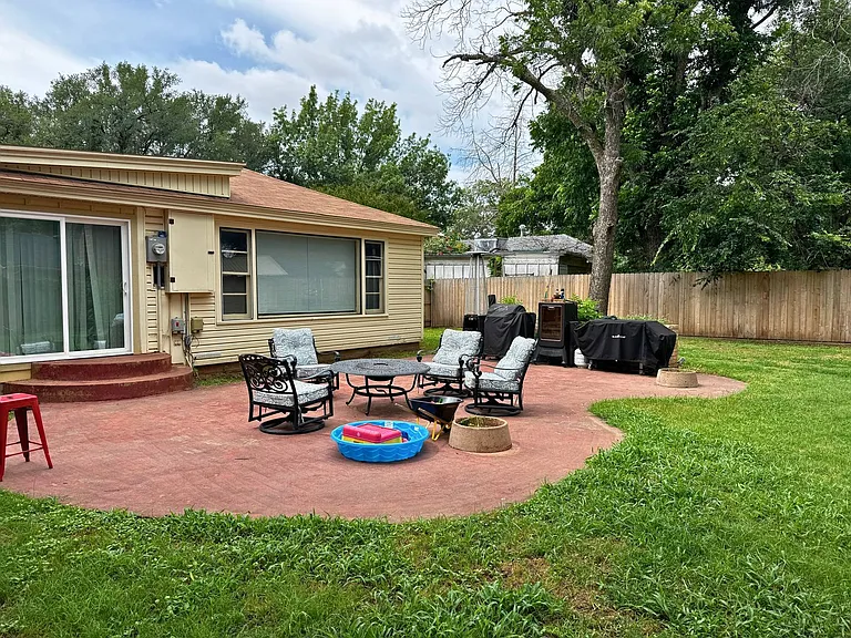 2412 Dartmouth St — Photo 47