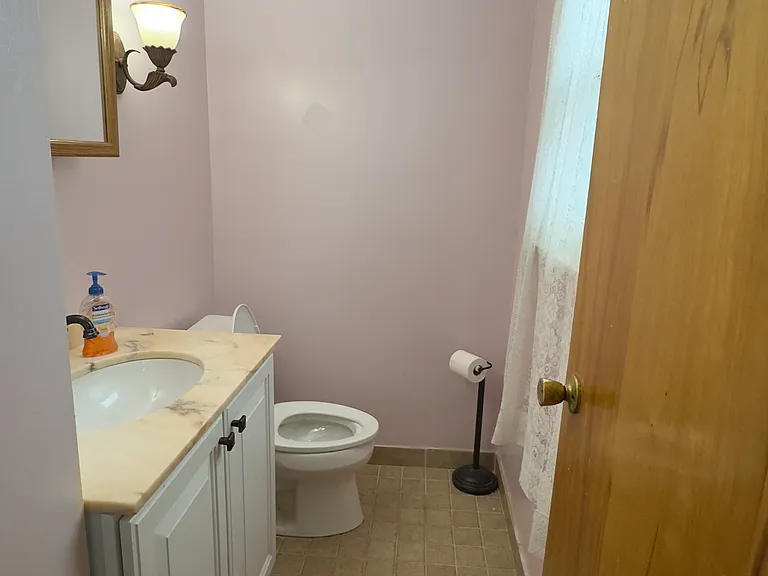18270 Spring Ct S — Photo 9