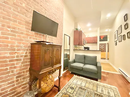 Rented by Keller Williams NYC | media 14