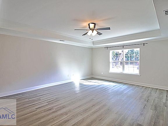 3rd image of 124 Cooper St