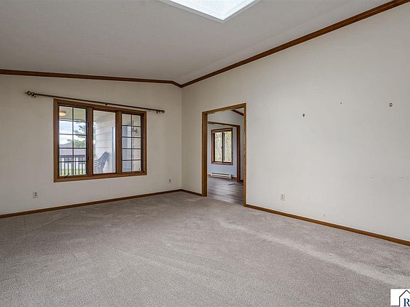 5th image of 109 Cameo Ln
